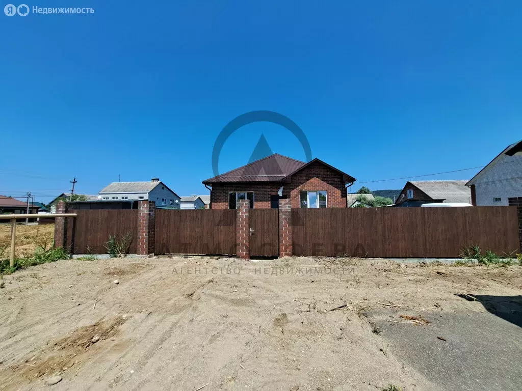 Дом в Апшеронск, улица 9 Января (90 м) - Фото 1