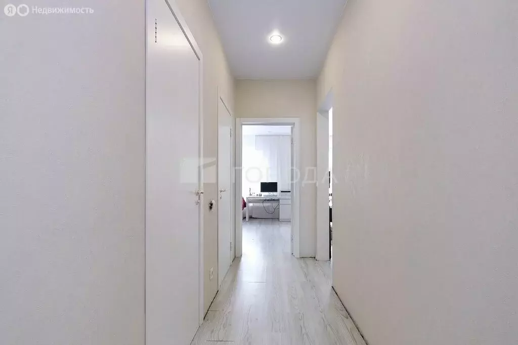 3-комнатная квартира: Новосибирск, улица Кирова, 322 (81.4 м) - Фото 1