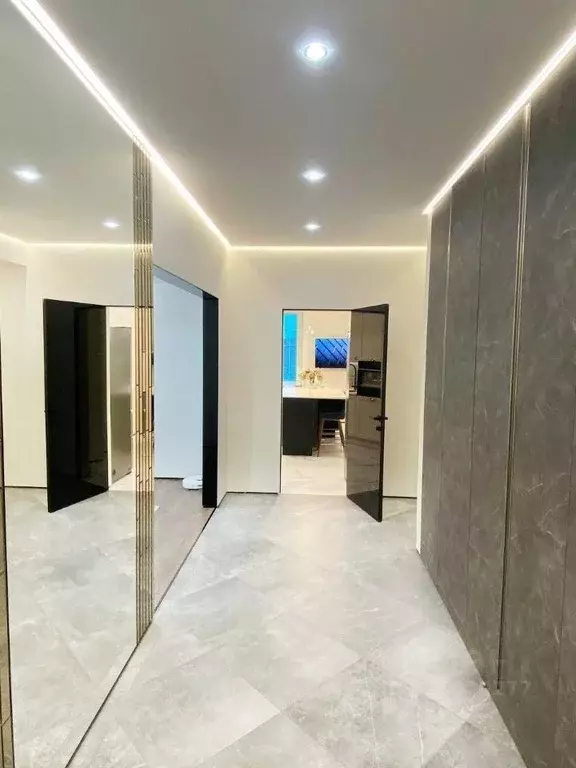 4-к кв. Чеченская республика, Грозный ул. Умара Димаева, 23 (156.7 м) - Фото 1