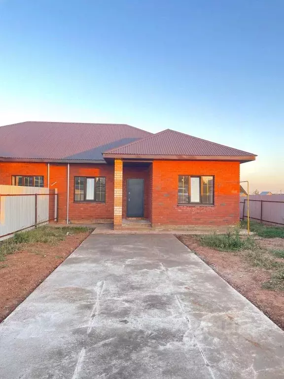 Таунхаус в Оренбургская область, Оренбургский район, пос. Ленина ул. ... - Фото 1