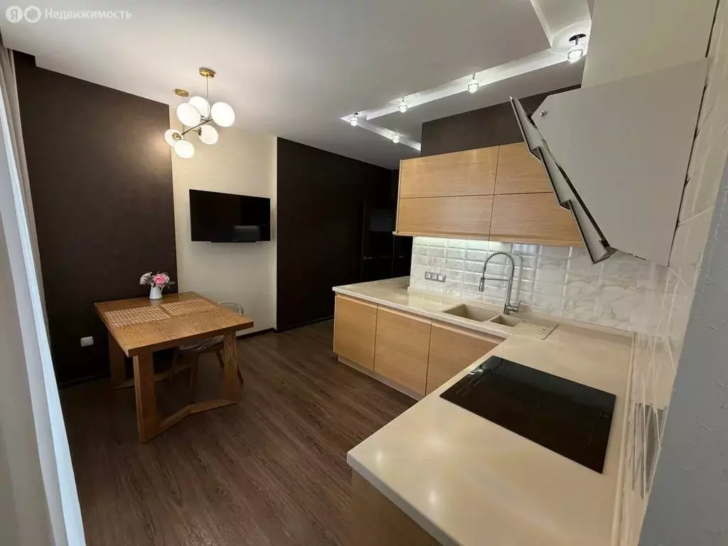 3-комнатная квартира: Оренбург, улица Чкалова, 51/1 (92 м) - Фото 2