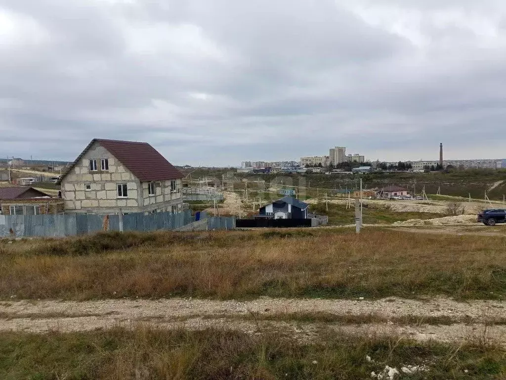 Участок в Крым, Симферополь ул. Дмитрия Карбышева (6.0 сот.) - Фото 1