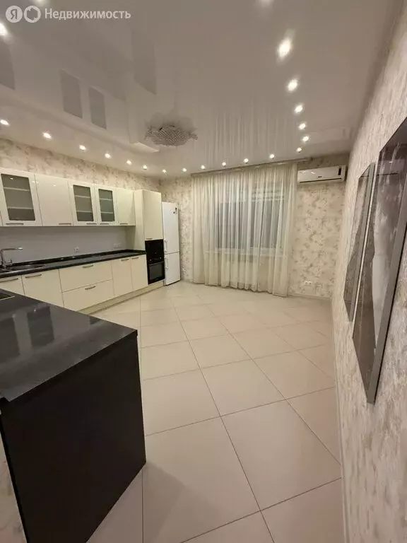 3-комнатная квартира: Саратов, Вольская улица, 2Д (110.3 м) - Фото 0