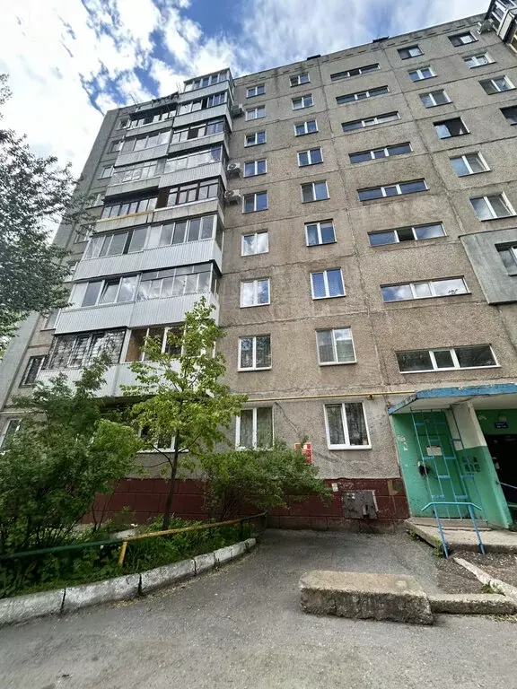 3-комнатная квартира: Уфа, улица Степана Злобина, 34 (56 м) - Фото 0