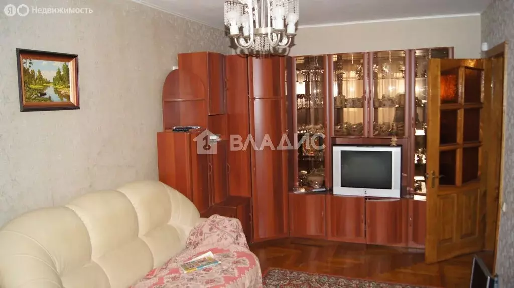 3-комнатная квартира: Белгород, улица 5 Августа, 17 (74 м) - Фото 1