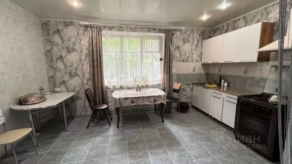 Дом в Саратовская область, Балашов Северный проезд, 2Б (240 м) - Фото 1