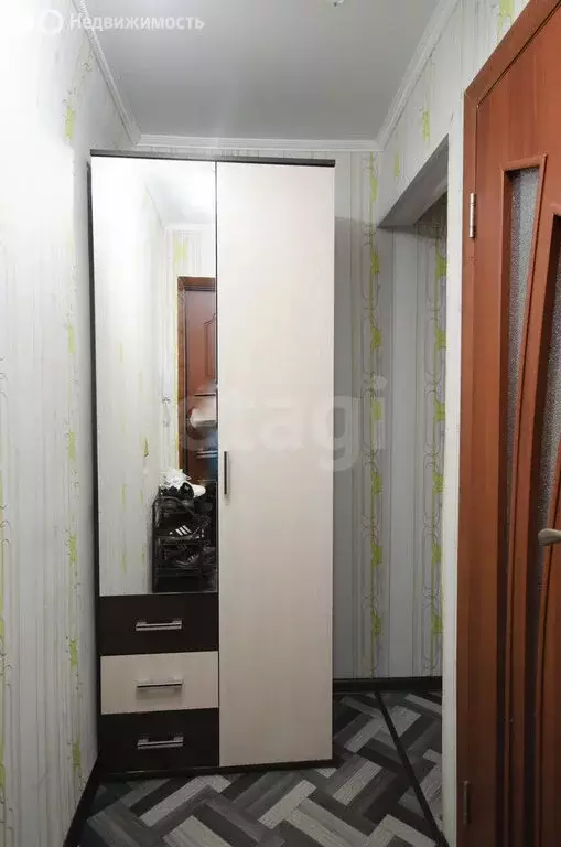 1-комнатная квартира: Заводоуковск, Заводская улица, 1 (57 м) - Фото 1