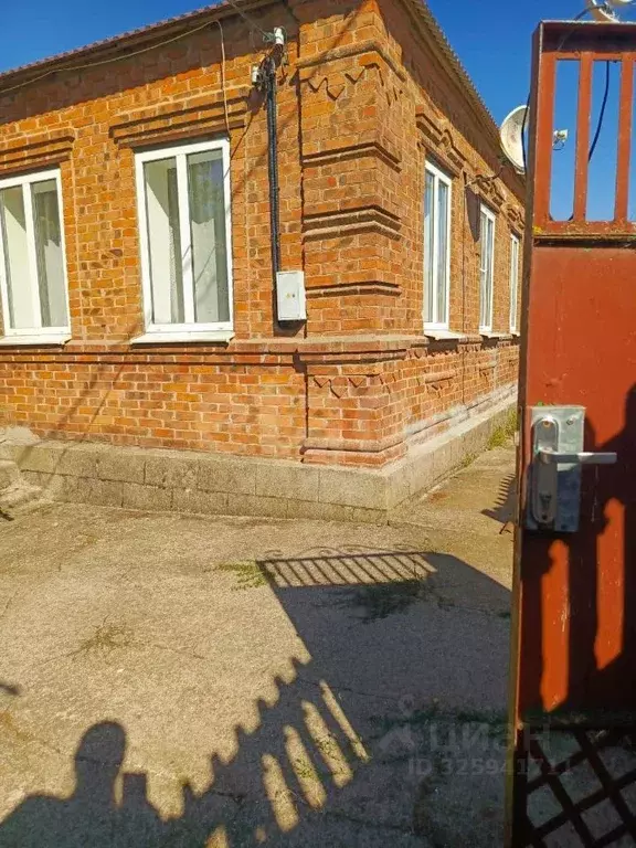 Дом в Ростовская область, Неклиновский район, Новобессергеневское ... - Фото 1