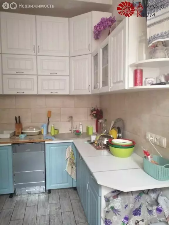 3-комнатная квартира: Феодосия, улица Назукина, 1 (71 м) - Фото 0