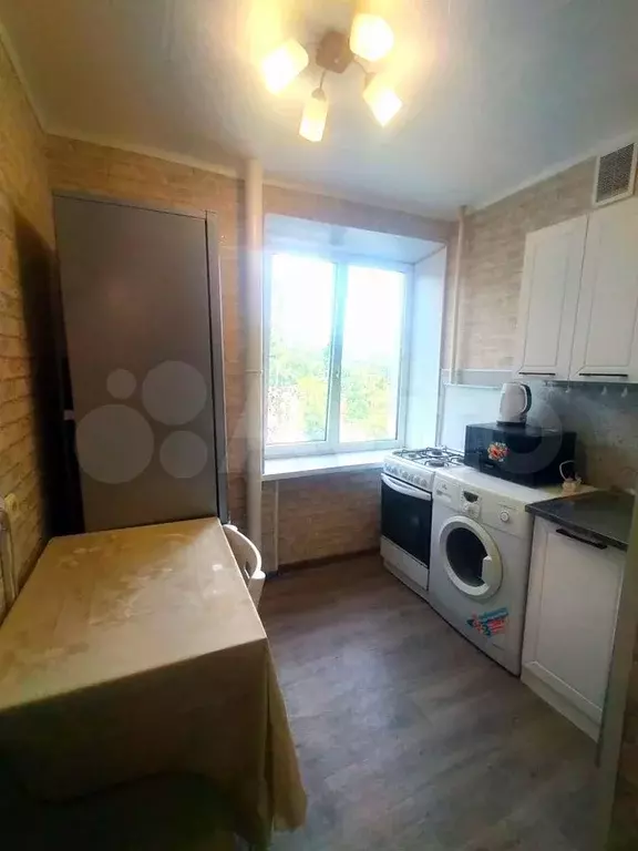 3-к. квартира, 57 м, 1/1 эт. - Фото 0