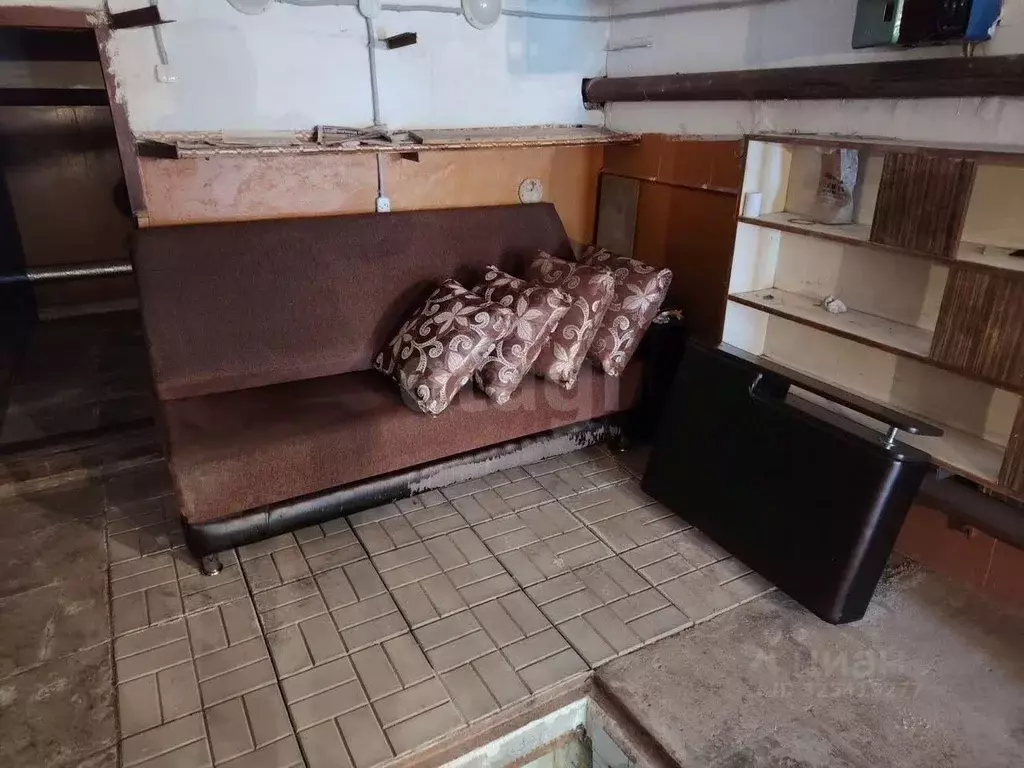 Гараж в Свердловская область, Нижний Тагил ул. Октябрьской Революции, ... - Фото 1