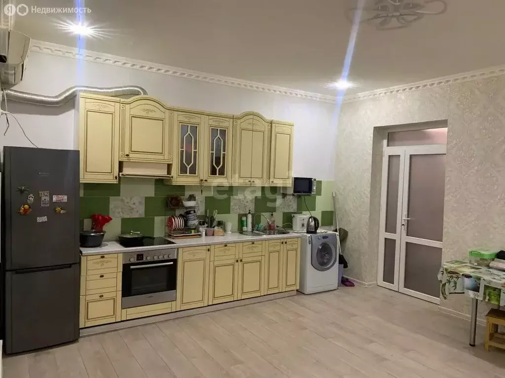 3-комнатная квартира: Нальчик, Эльбрусская улица, 27 (65 м) - Фото 0