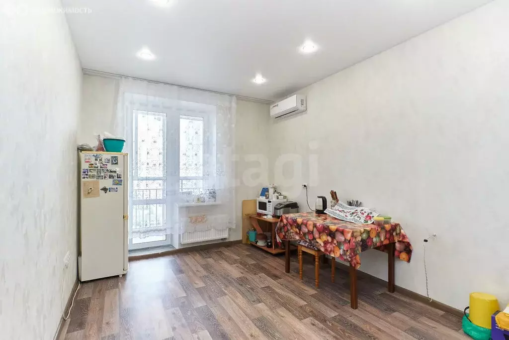 1-комнатная квартира: Тюмень, улица Мельникайте, 2к17 (44 м) - Фото 2