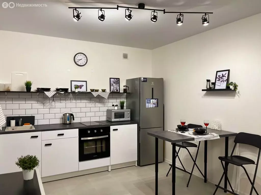 3-комнатная квартира: Люберцы, улица Лётчика Ларюшина, 6к2 (62 м) - Фото 0