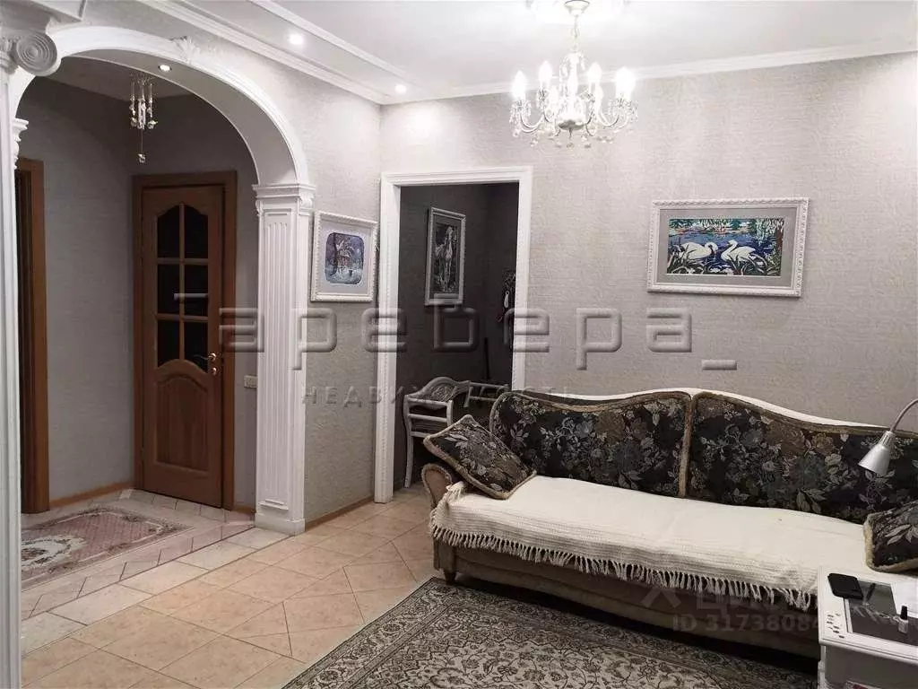 2-к кв. Красноярский край, Красноярск ул. Молокова, 1к1 (90.3 м) - Фото 0
