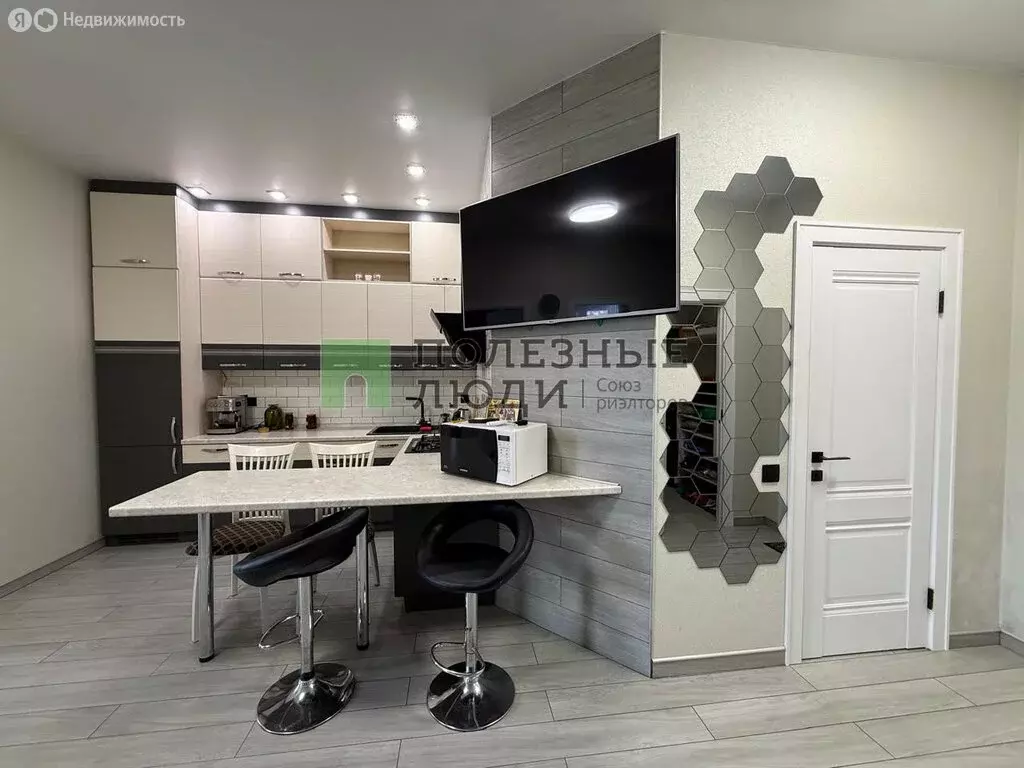 2-комнатная квартира: Геленджик, Крымская улица, 22к11 (54.8 м) - Фото 2