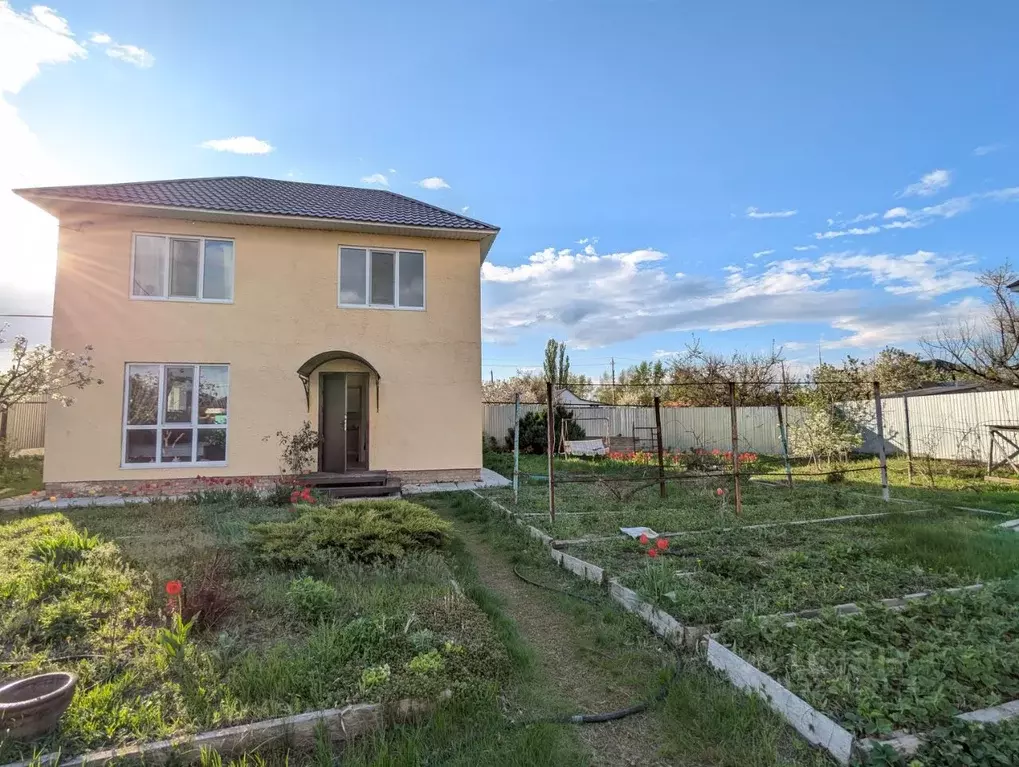 Дом в Саратовская область, Энгельс Волжская ул., 12 (102 м) - Фото 1