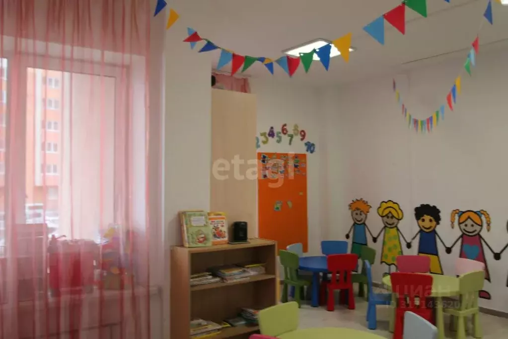Помещение свободного назначения в Свердловская область, Екатеринбург ... - Фото 0