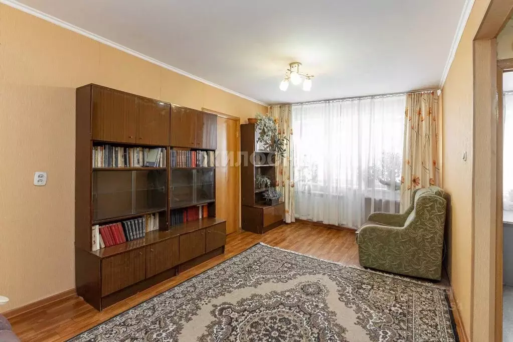 2-к кв. Алтайский край, Барнаул ул. Антона Петрова, 204 (46.0 м) - Фото 1