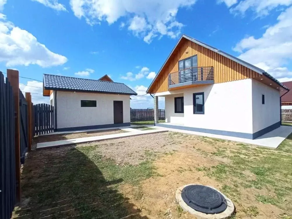 Дом в Иркутская область, Иркутский муниципальный округ, д. Карлук ул. ... - Фото 1