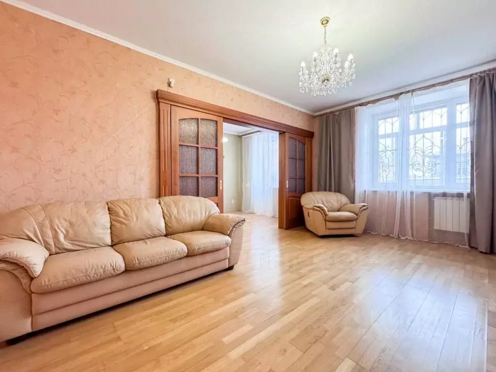 3-к кв. Иркутская область, Иркутск ул. 5-й Армии, 50 (100.0 м) - Фото 1