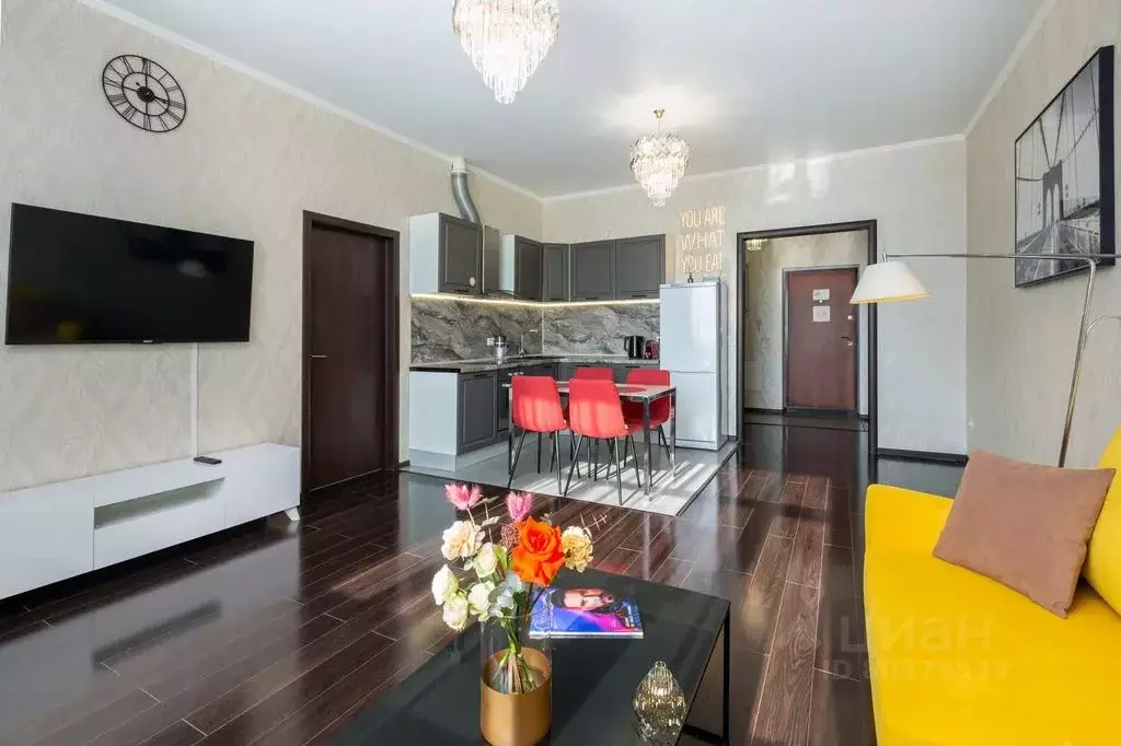 1-к кв. Тюменская область, Тюмень ул. Малыгина, 90 (64.0 м) - Фото 1