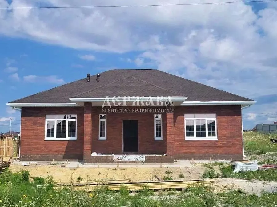Коттедж в Белгородская область, Старооскольский городской округ, с. ... - Фото 1