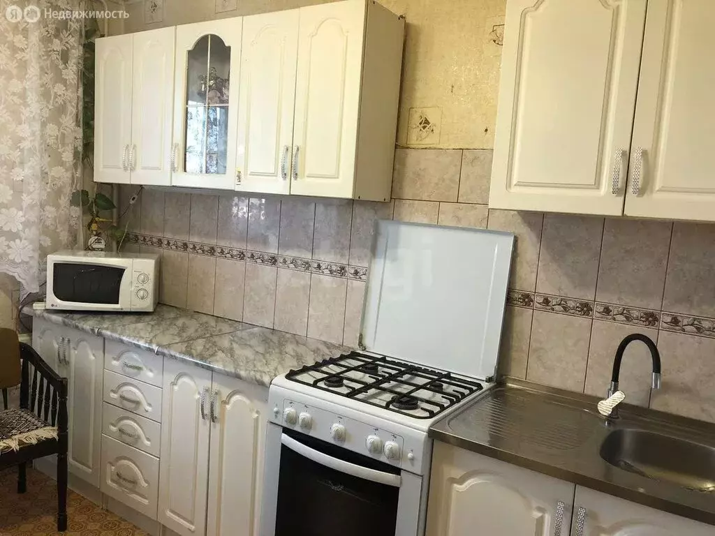 2-комнатная квартира: Климово, Октябрьская улица, 15 (52.6 м) - Фото 0