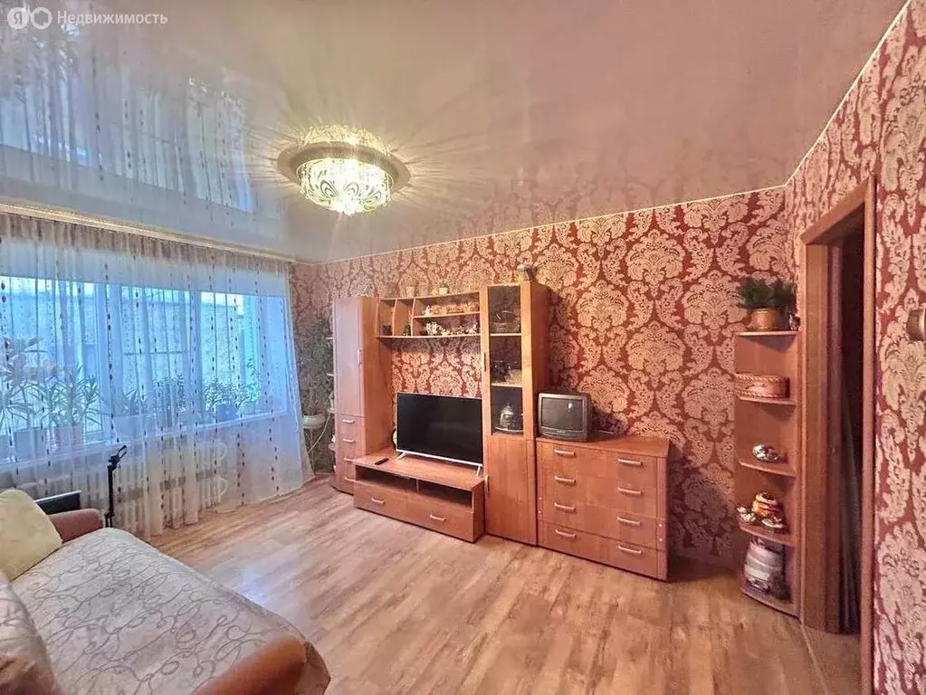 3-комнатная квартира: Великий Новгород, проспект Александра Корсунова, ... - Фото 2