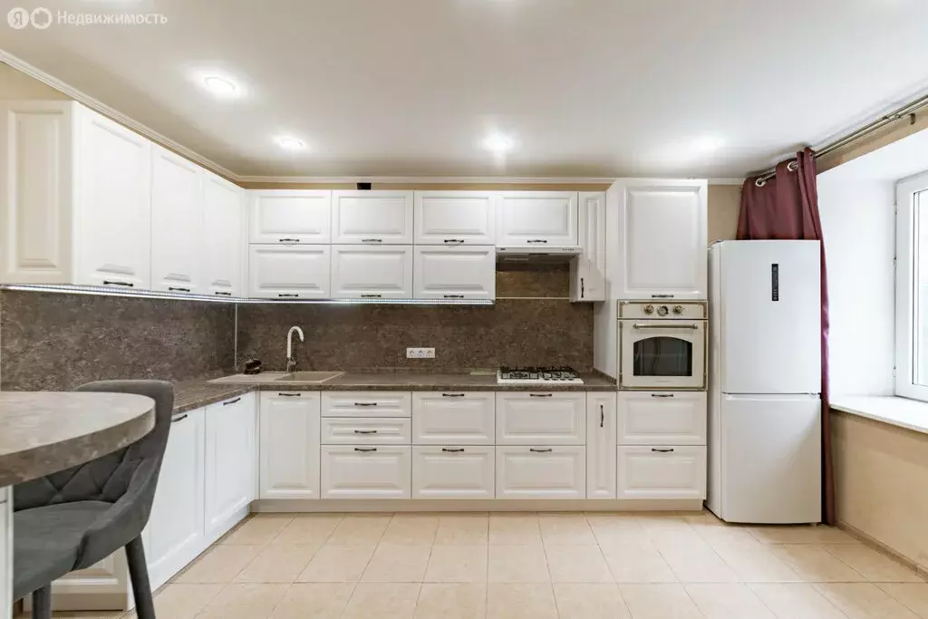 4-комнатная квартира: Казань, улица Блюхера, 4 (82.1 м) - Фото 0