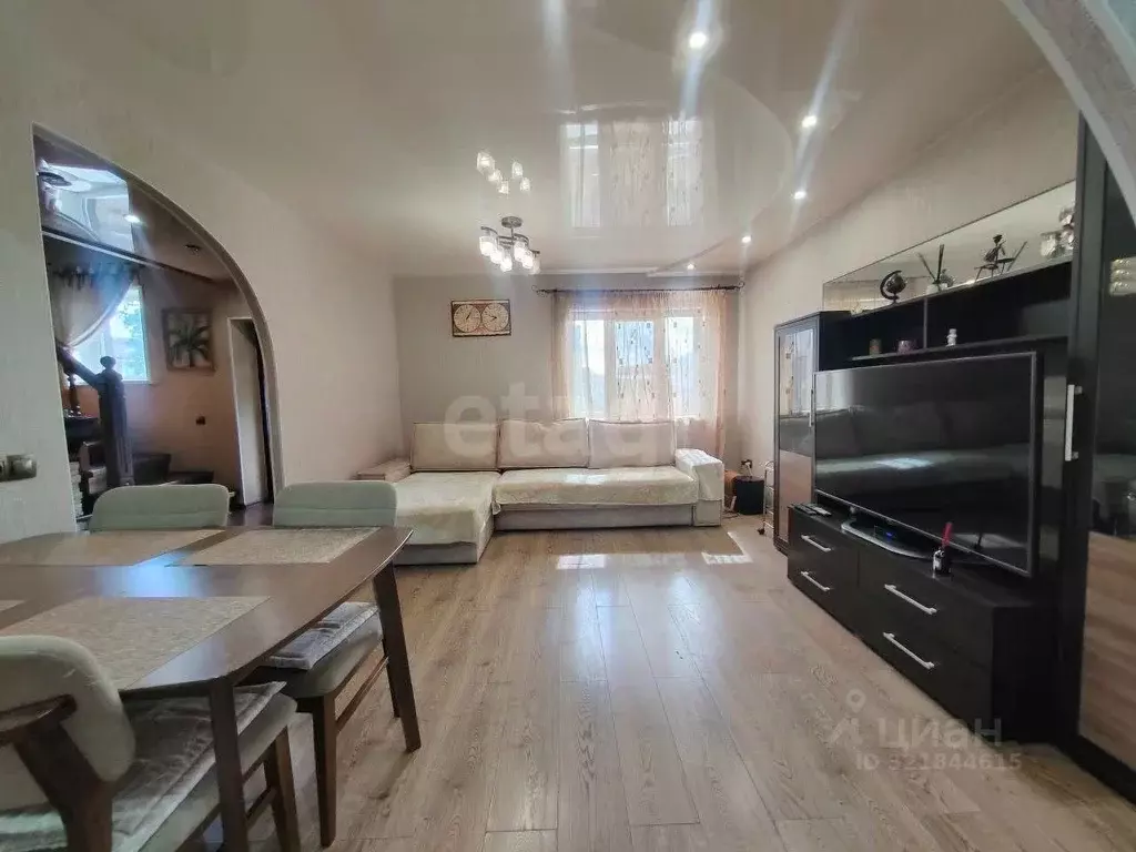 Дом в Амурская область, Белогорск Школьный пер., 10А (122 м) - Фото 1