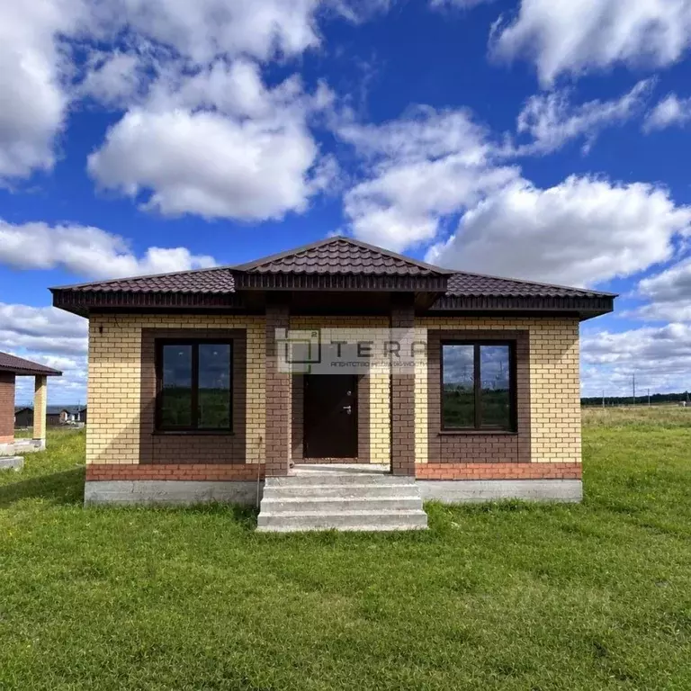 Дом в Башкортостан, Уфимский район, Дмитриевский сельсовет, д. ... - Фото 1