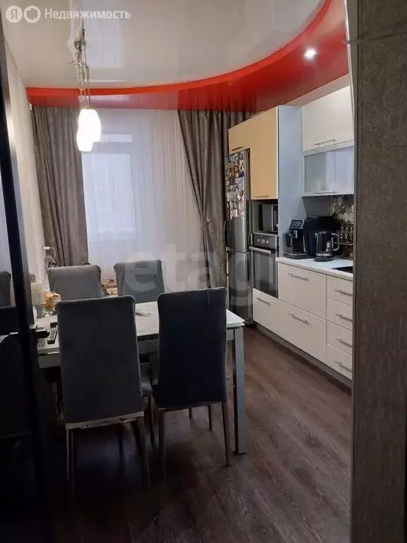 3-комнатная квартира: Кемерово, проспект Шахтёров, 60Б (56.6 м) - Фото 1