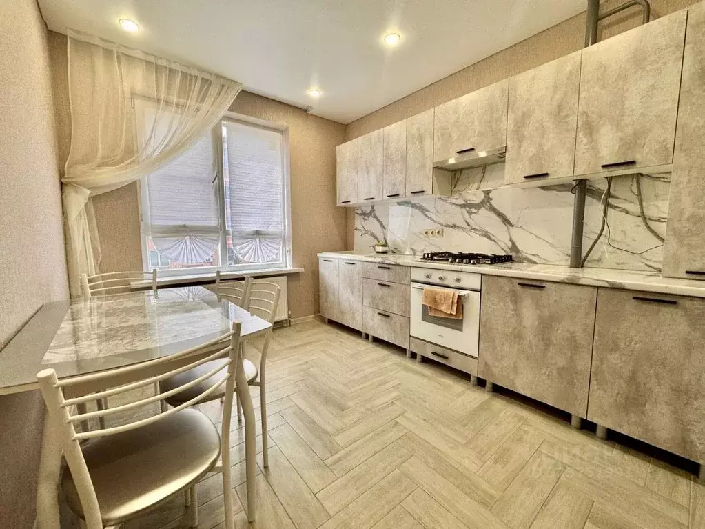 2-к кв. Ростовская область, Батайск ул. Ушинского, 41к3 (56.4 м) - Фото 1