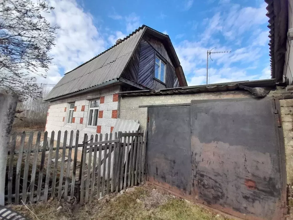 Дом в Ленинградская область, Кингисеппский район, Большелуцкое с/пос, ... - Фото 1