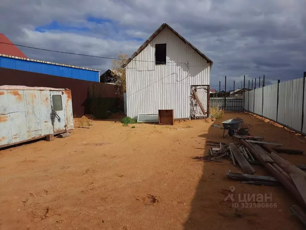 Дом в Саха (Якутия), Якутск ул. Винокурова (30 м) - Фото 1