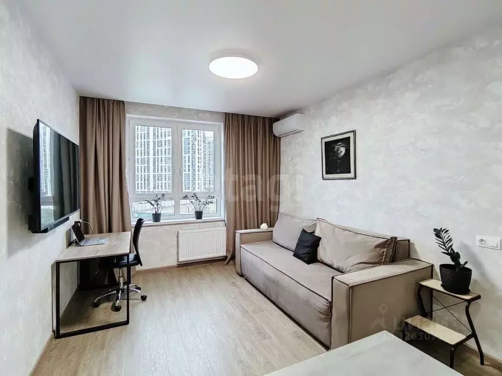 1-к кв. Тюменская область, Тюмень ул. Фармана Салманова, 24 (40.9 м) - Фото 1