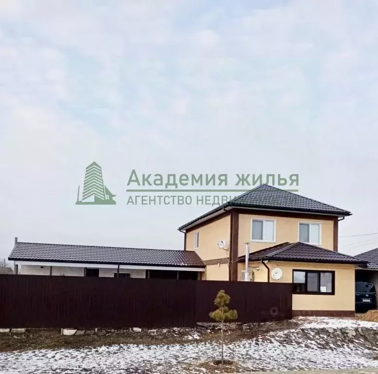 Дом в Саратовская область, Ровенский район, с. Привольное Советская ... - Фото 1