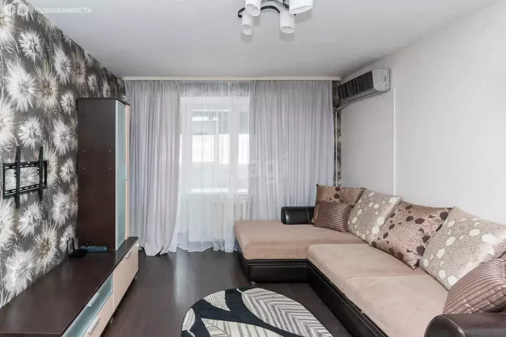 1-комнатная квартира: Тюмень, улица Прокопия Артамонова, 13 (34.7 м) - Фото 1