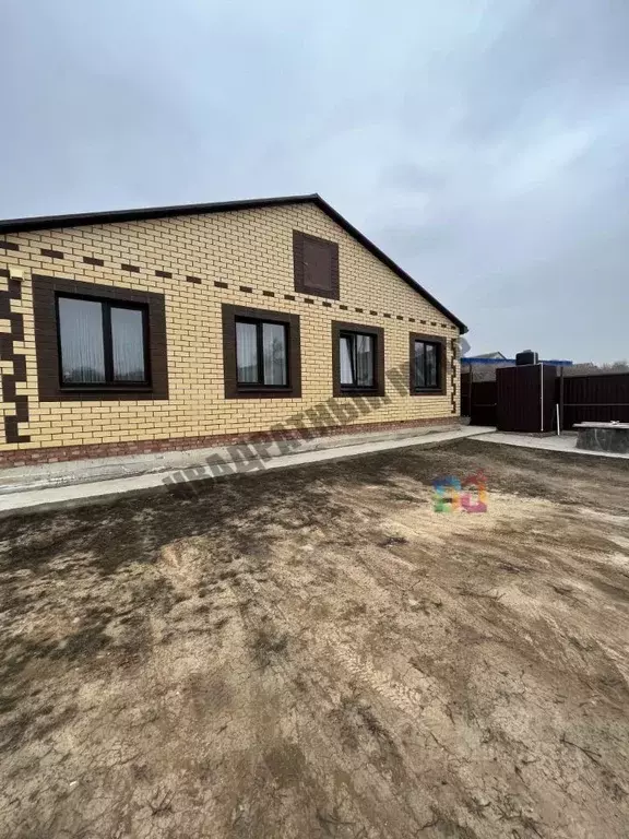 Дом в Калмыкия, Элиста Новонародный пер., 9Г (110 м) - Фото 0