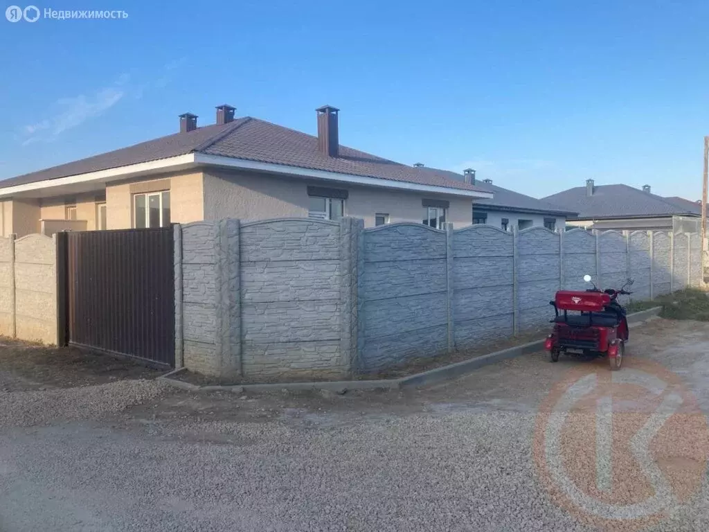 Дом в Уютное, Молодёжная улица (175.6 м) - Фото 1