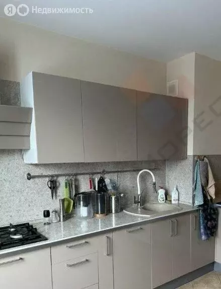 3-комнатная квартира: Краснодар, улица Красных Партизан, 111 (72 м) - Фото 0