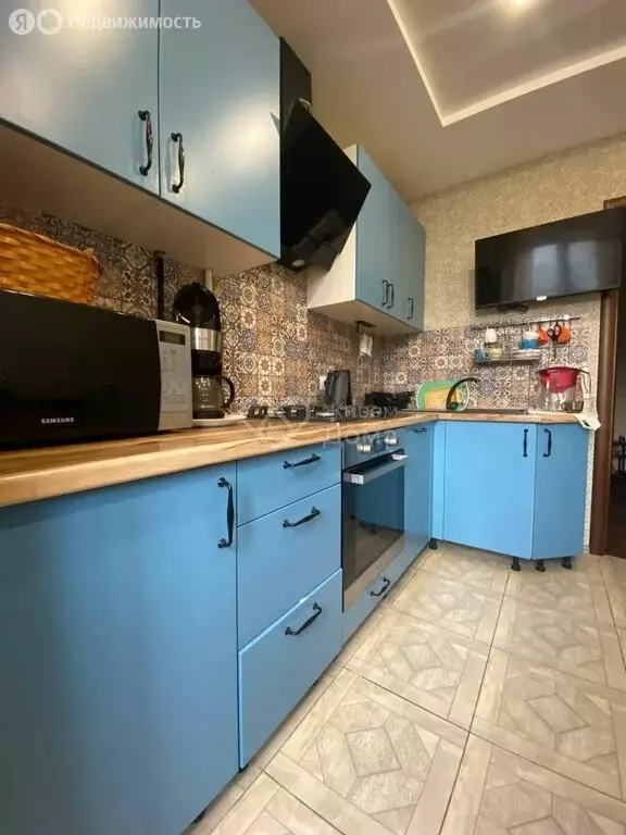 3-комнатная квартира: Волгоград, улица Менжинского, 25 (66 м) - Фото 1