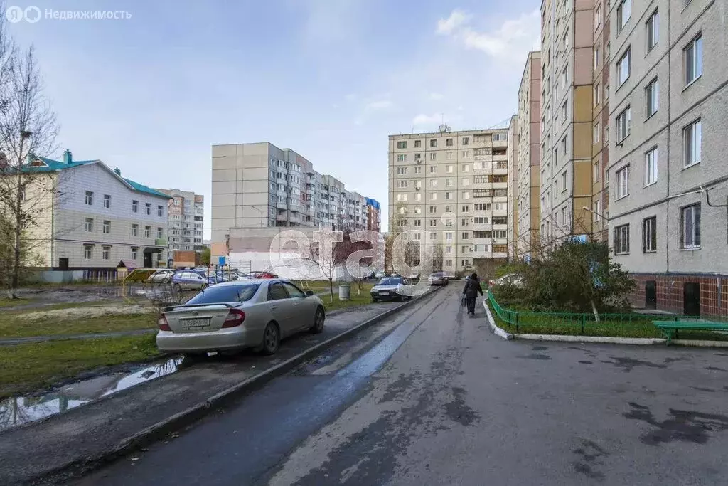 2-комнатная квартира: Тюмень, Народная улица, 8 (49.7 м) - Фото 2