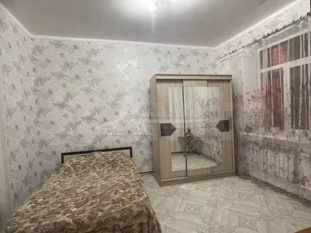 Комната 18 м в 1-к., 1/4 эт. - Фото 0