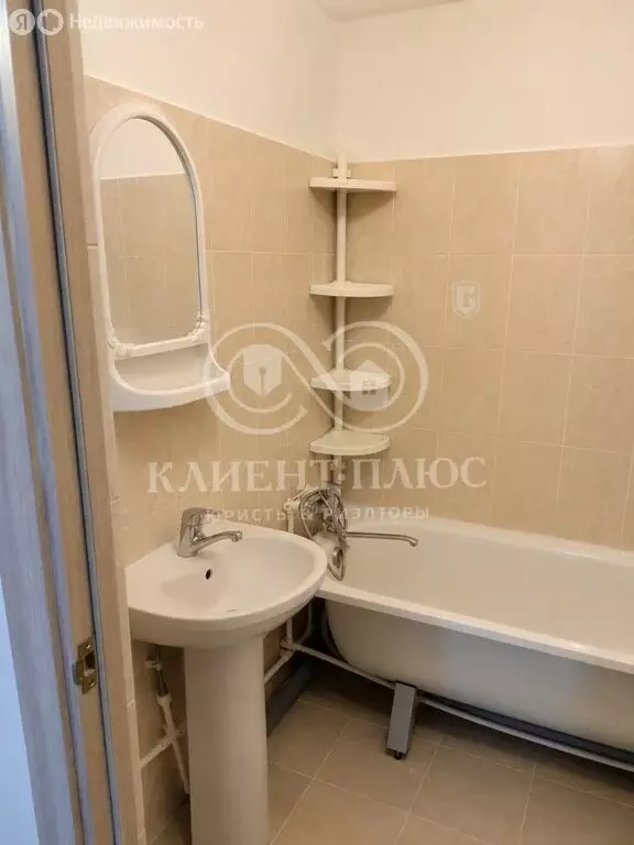 2-комнатная квартира: Корсаков, Советская улица, 57 (58.9 м) - Фото 2