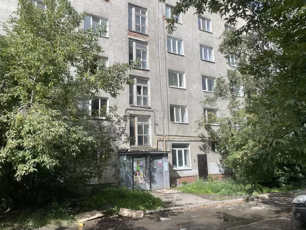 Комната Свердловская область, Екатеринбург ул. Самолетная, 45 (12.6 м) - Фото 1