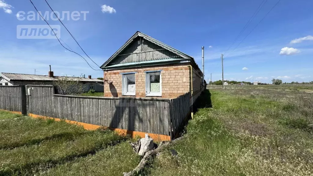 Дом в Оренбургская область, Соль-Илецкий муниципальный округ, с. ... - Фото 0