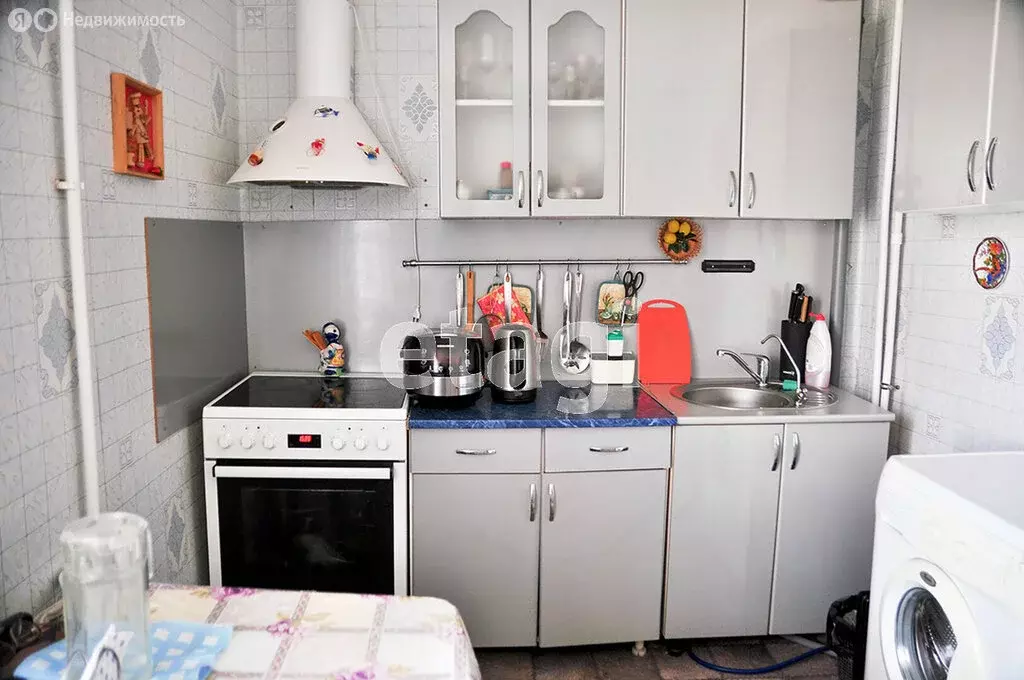 2-комнатная квартира: Тобольск, 4-й микрорайон, 26 (47.7 м) - Фото 2