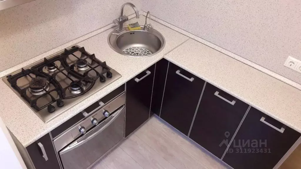 1-к кв. Волгоградская область, Волгоград ул. Льва Толстого, 1 (32.0 м) - Фото 0